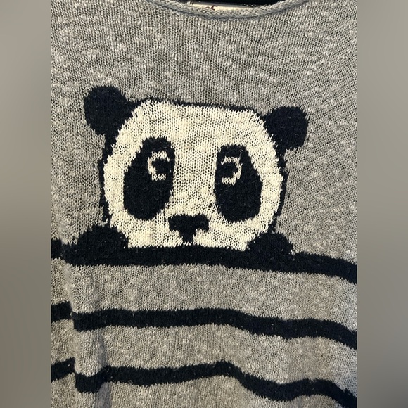 Hollister | Panda Bear Light Gray Knit Sweater | Size XS - Picture 2 of 6